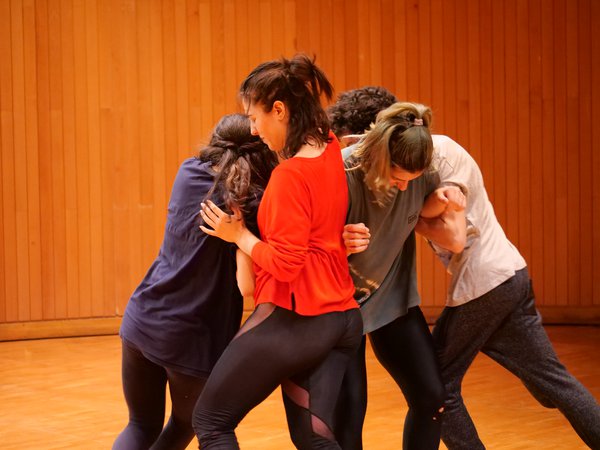 PEDRA
Projeto Educativo em Dança de Repertório para Adolescentes